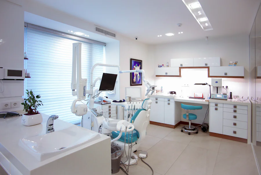 Equipe OdontoLuz em atendimento